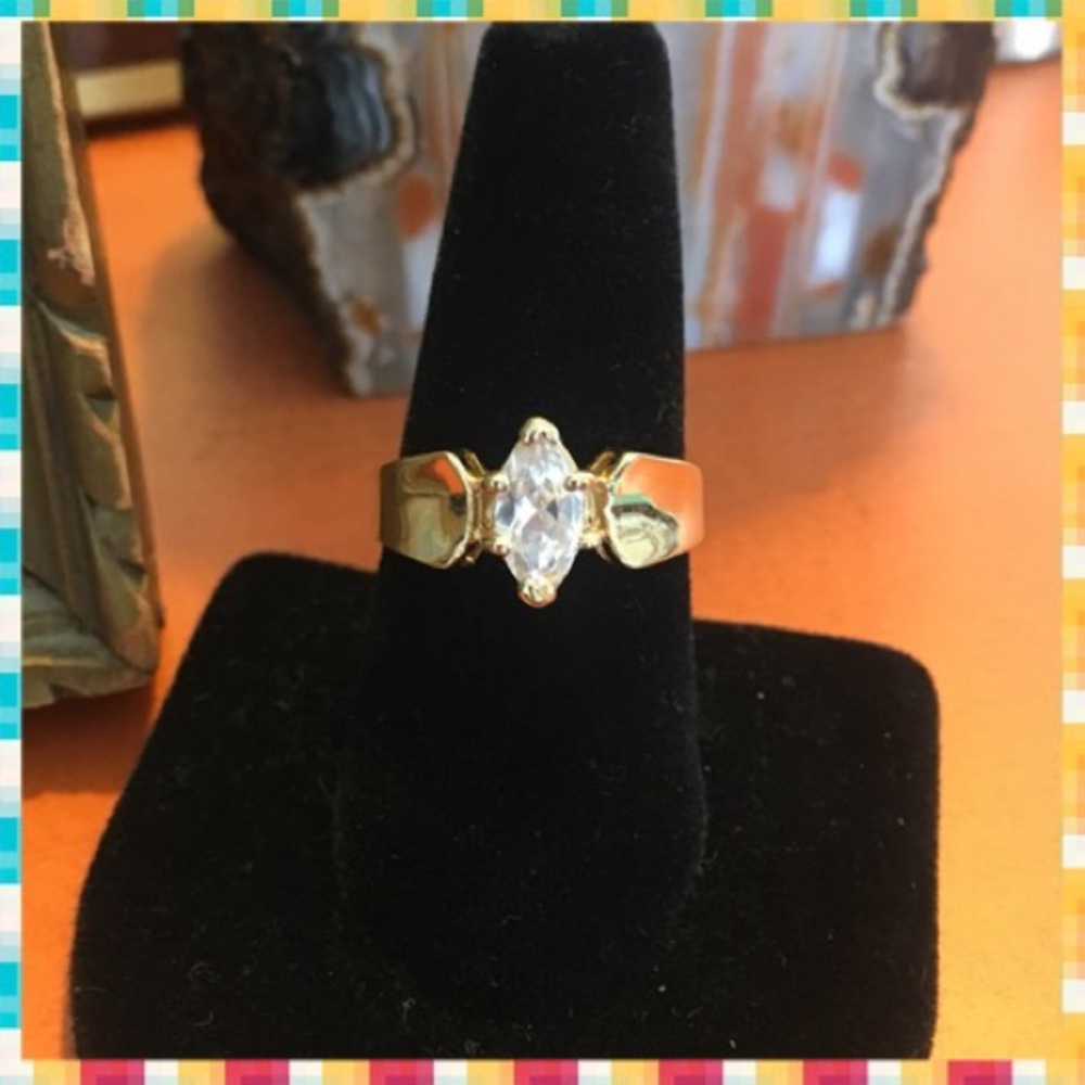 Nice Gold Tone Ring